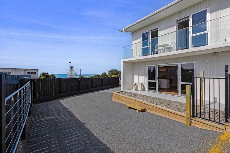 Photo of property in 38d Breakwater Road, Moturoa, New Plymouth, 4310