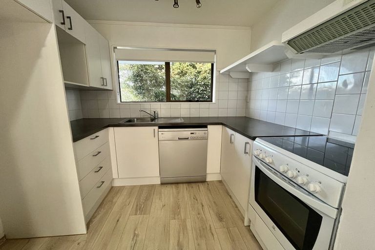 Photo of property in 1/13 Everglade Drive, Goodwood Heights, Auckland, 2105