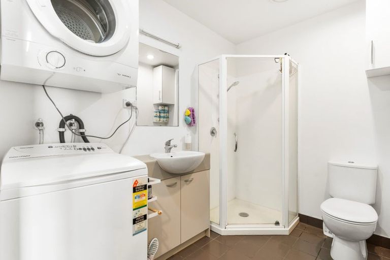 Photo of property in Proximity Apartments, 402/17 Osterley Way, Manukau, Auckland, 2104