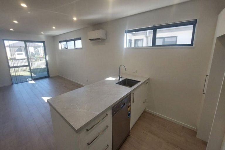 Photo of property in 19 Chrysolite Place, Belfast, Christchurch, 8051