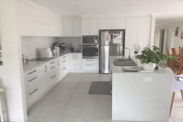Photo of property in 35 Riverglade Parkway, Te Atatu South, Auckland, 0610