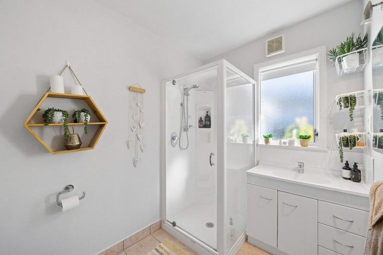 Photo of property in 1/3 Ridd Crescent, Karori, Wellington, 6012