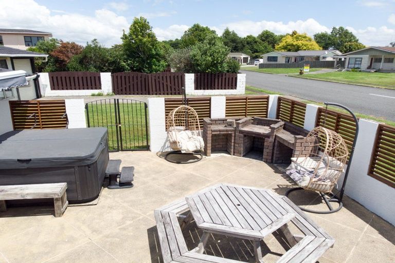 Photo of property in 43 Mahana Road, Ngatea, 3503