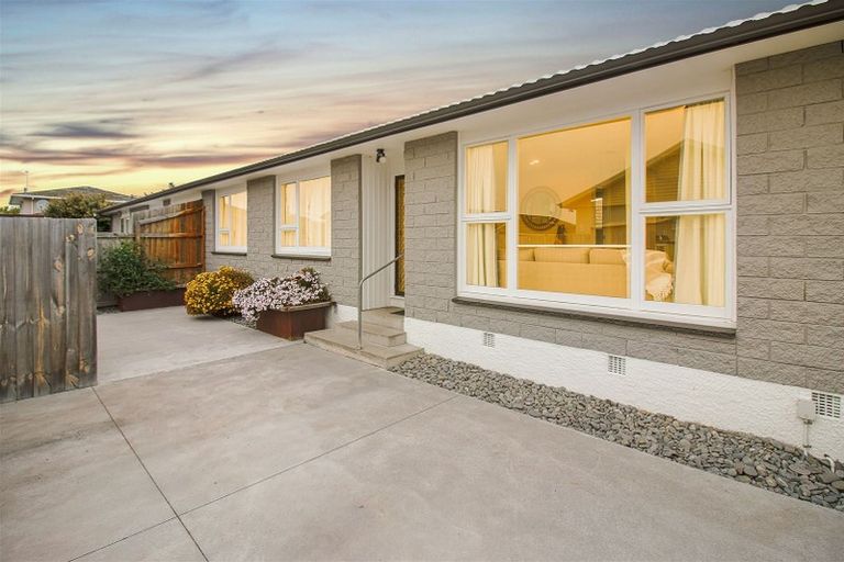 Photo of property in 1/7 Farnborough Street, Aranui, Christchurch, 8061