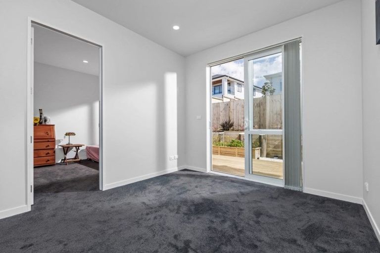 Photo of property in 8 Taraire Place, Orewa, 0931