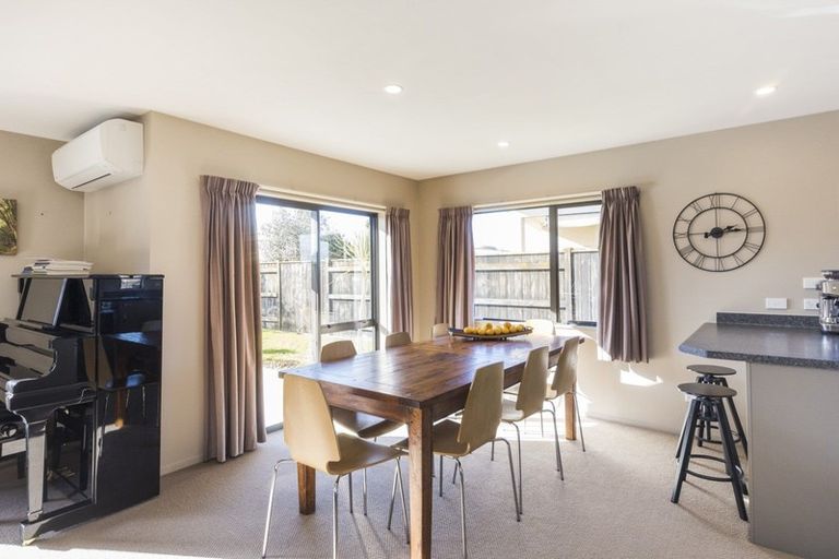 Photo of property in 17 Walnut Grove, Kelvin Grove, Palmerston North, 4414