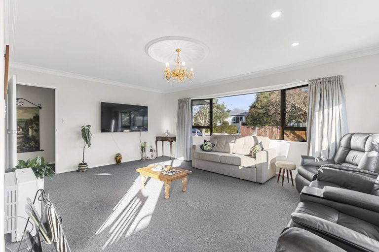 Photo of property in 1 Tern Place, Hokowhitu, Palmerston North, 4410