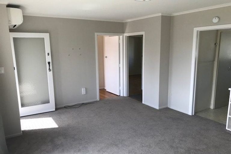 Photo of property in 2/4a Corrella Road, Belmont, Auckland, 0622