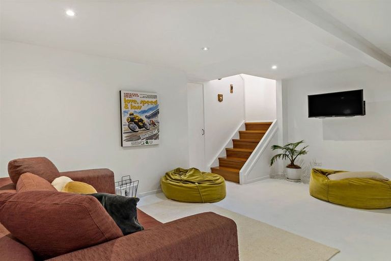 Photo of property in 119 Matipo Road, Te Atatu Peninsula, Auckland, 0610