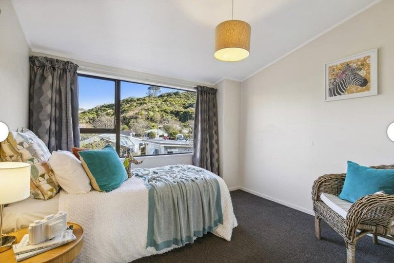 Photo of property in 2/29a Parkvale Road, Karori, Wellington, 6012