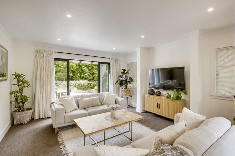 Photo of property in 43 Greenwood Road, Havelock North, 4130