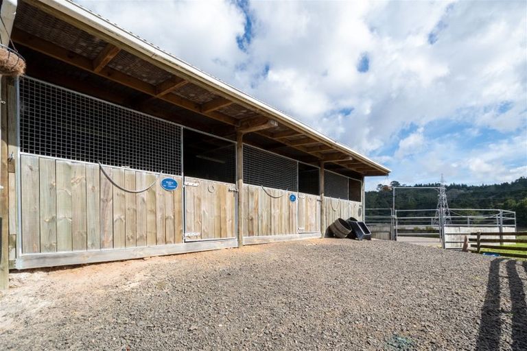 Photo of property in 58 Burns Lane, Kumeu, 0892