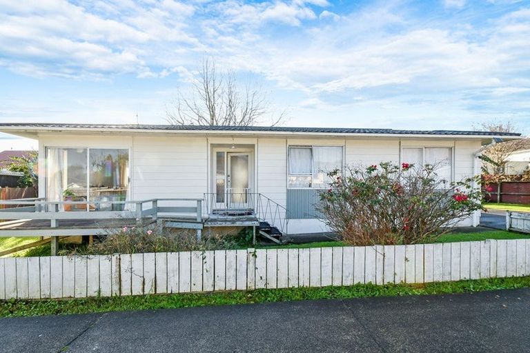 Photo of property in 1/58 Te Irirangi Drive, Clover Park, Auckland, 2019