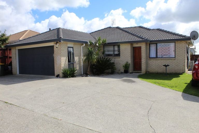 Photo of property in 12 George Arthur Place, Pukekohe, 2120