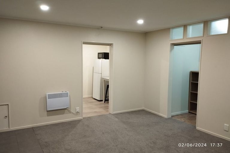 Photo of property in 19 Carluke Street, Paparangi, Wellington, 6037