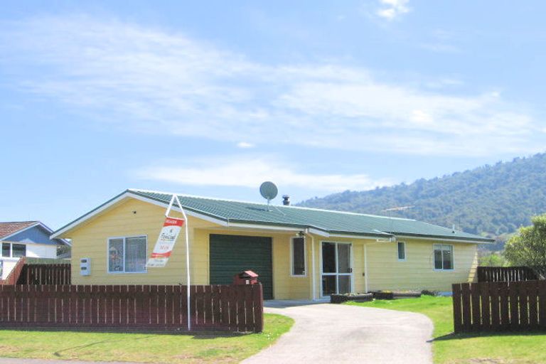 Photo of property in 6 Augustus Earle Place, Pukehangi, Rotorua, 3015