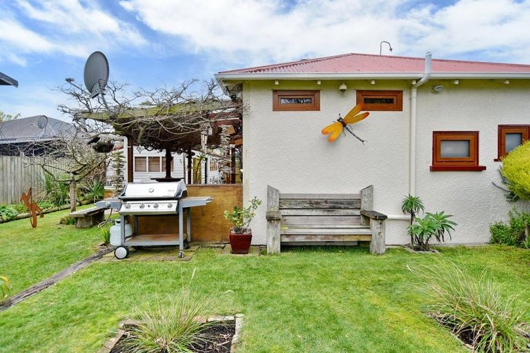 Photo of property in 16 Estuary Road, New Brighton, Christchurch, 8061