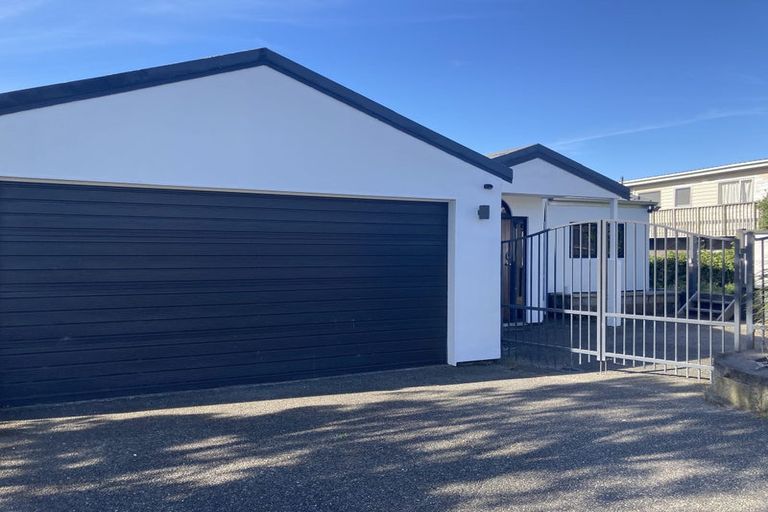 Photo of property in 27 Eskdale Road, Papakowhai, Porirua, 5024