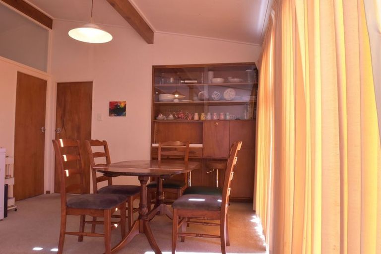 Photo of property in 18 Collier Avenue, Karori, Wellington, 6012