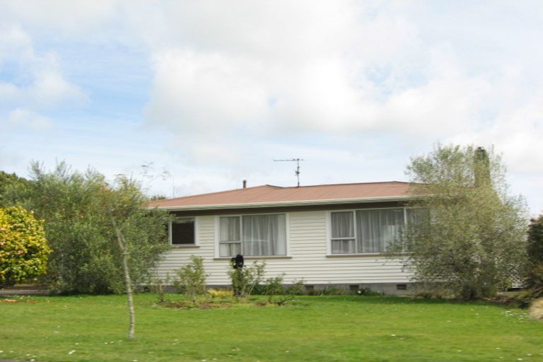 Photo of property in 8 Nikau Street, Inglewood, 4330