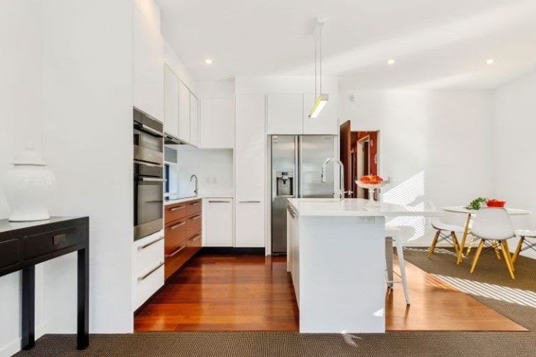 Photo of property in 10 Onslow Street, St Albans, Christchurch, 8014