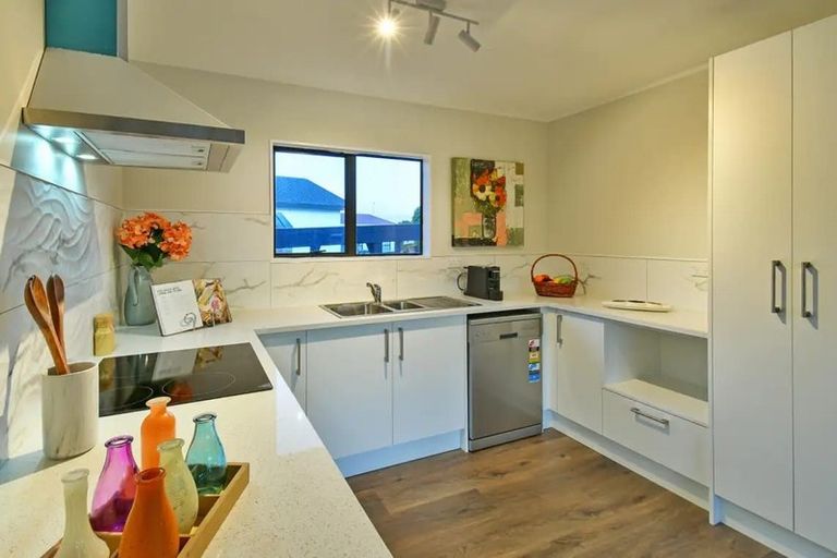 Photo of property in 1/11 Barneys Farm Road, Clendon Park, Auckland, 2103