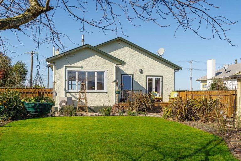 Photo of property in 6 South Featherston Road, South Featherston, Featherston, 5771