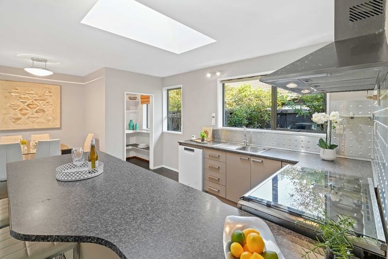 Photo of property in 14 Fernbrook Place, Mairehau, Christchurch, 8013