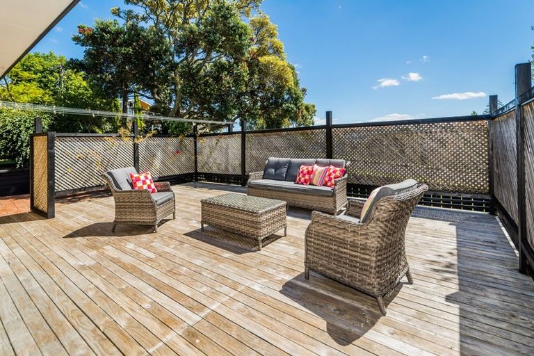 Photo of property in 2/56 Galaxy Drive, Mairangi Bay, Auckland, 0630