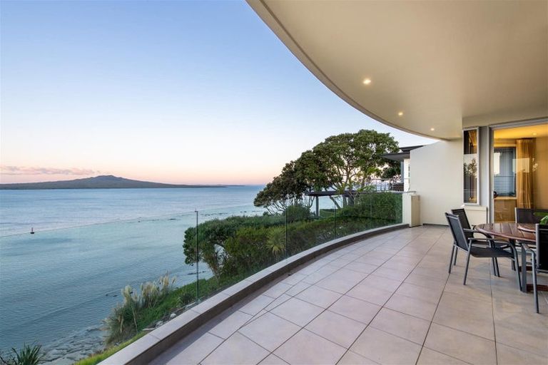 Photo of property in 52 Seacliffe Avenue, Belmont, Auckland, 0622