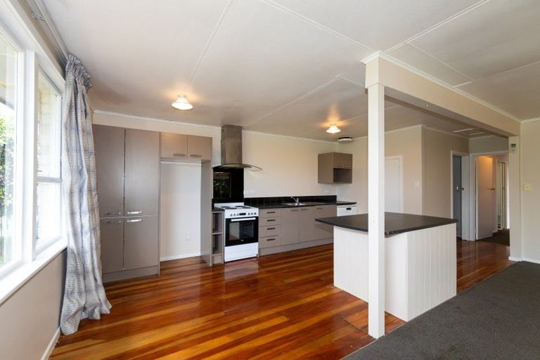 Photo of property in 16 Lipscombe Crescent, Havelock North, 4130