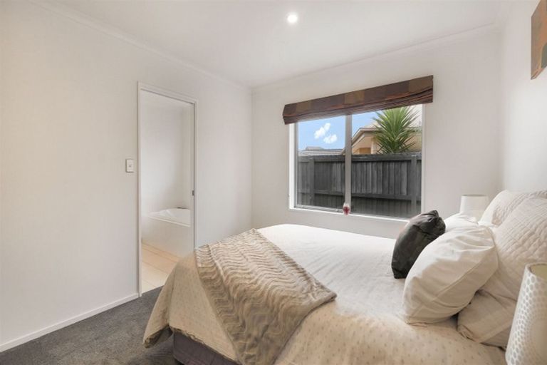 Photo of property in 5 Foresters Crescent, Parklands, Christchurch, 8083