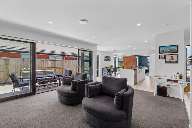 Photo of property in 80 Dunkeld Drive, Papamoa, 3118