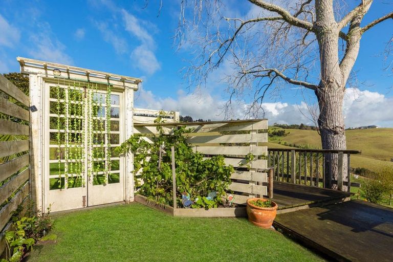 Photo of property in 211b Cable Bay Block Road, Cable Bay, 0420