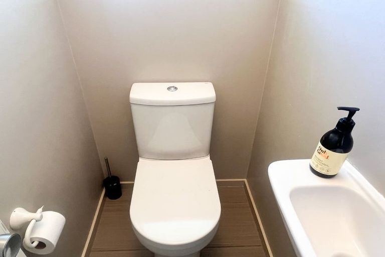 Photo of property in 2/186 Blighs Road, Strowan, Christchurch, 8052