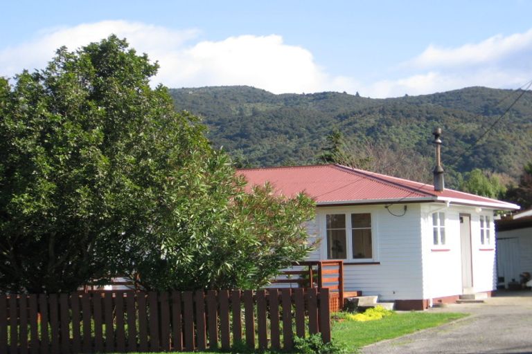 Photo of property in 10 Bethune Street, Featherston, 5710