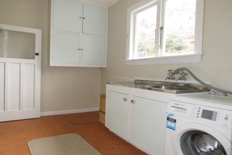 Photo of property in 3 Broadway, Reefton, 7830