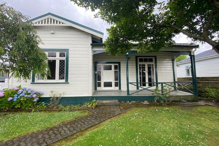 Photo of property in 27 Dahlia Street, Palmerston North, 4410