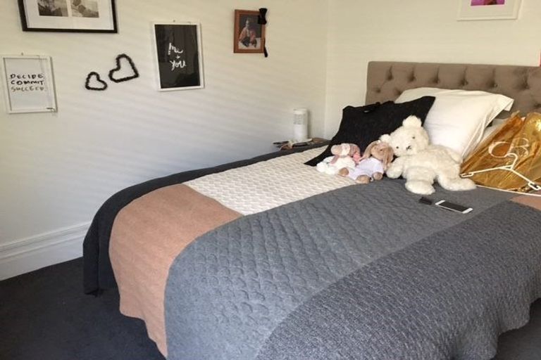 Photo of property in 34 Sentinel Road, Herne Bay, Auckland, 1011