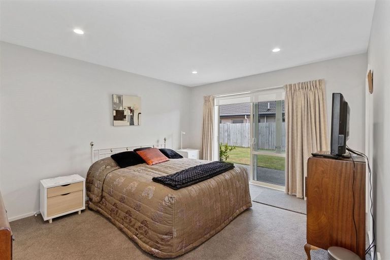 Photo of property in 59 Inwoods Road, Parklands, Christchurch, 8083