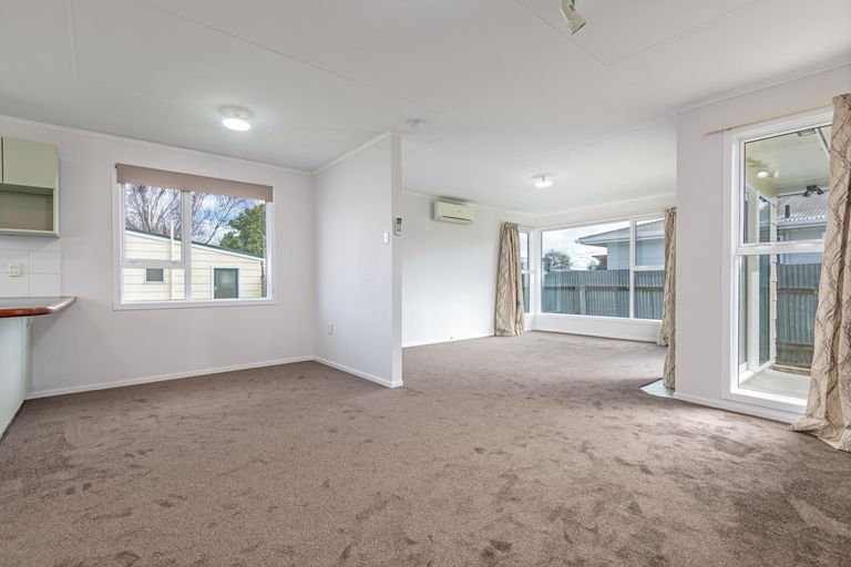 Photo of property in 18 Acacia Street, Kelvin Grove, Palmerston North, 4414