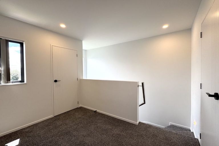 Photo of property in 4d Tainui Terrace, Mangere Bridge, Auckland, 2022