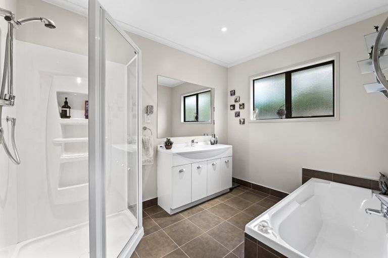 Photo of property in 11a Lemont Place, Westown, New Plymouth, 4310