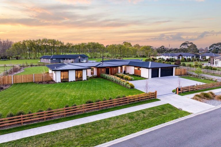 Photo of property in 76 Verdeco Boulevard, Lincoln, 7608