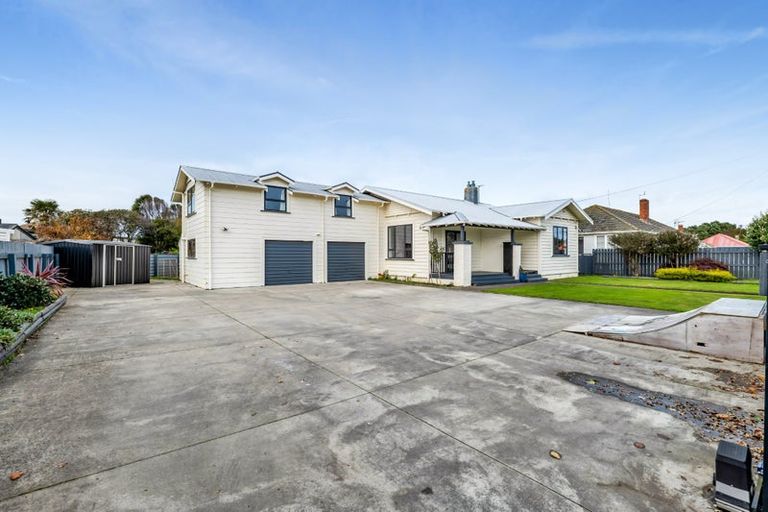 Photo of property in 16 Dixon Avenue, Hawera, 4610