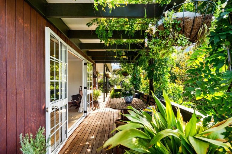 Photo of property in 27 Hikanui Drive, Havelock North, 4130