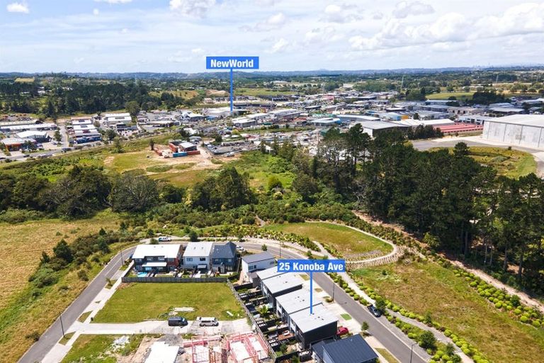 Photo of property in 25 Konoba Avenue, Kumeu, 0810