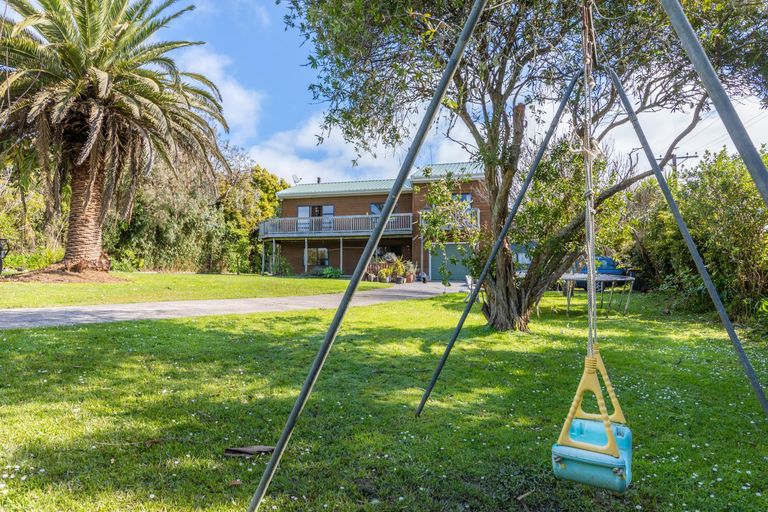 Photo of property in 41 Cornwallis Road, Cornwallis, Auckland, 0604