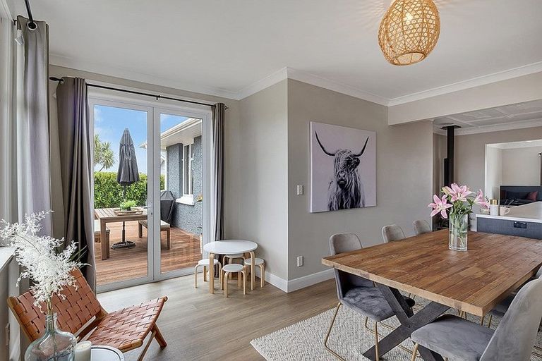 Photo of property in 20 South Road, Moturoa, New Plymouth, 4310