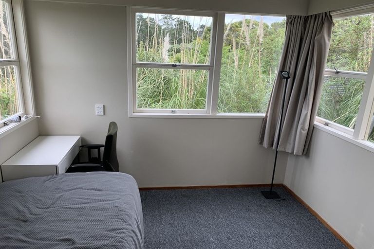 Photo of property in 10 Peter Terrace, Castor Bay, Auckland, 0620